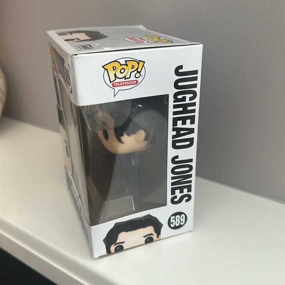 POP! Television • Jughead Jones (Riverdale 589) - Picture 2 of 4